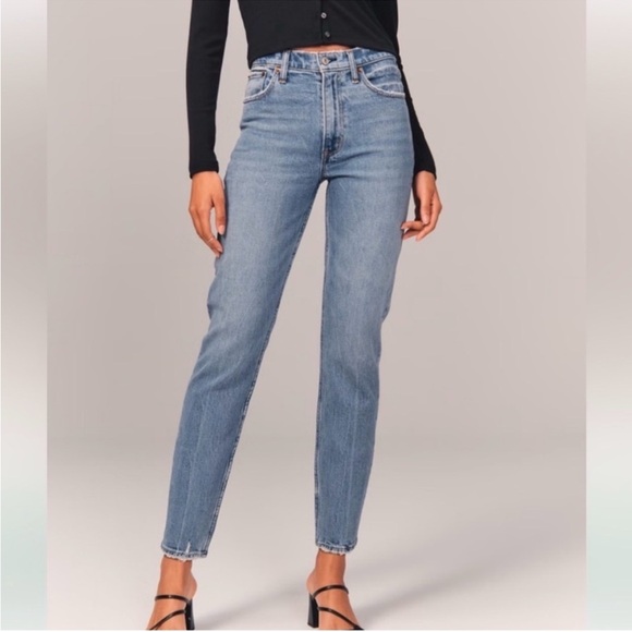 Abercrombie & Fitch Denim - Abercrombie & Fitch Jeans Size 6 The Mom High-Rise Light Blue Curve Love Cotton